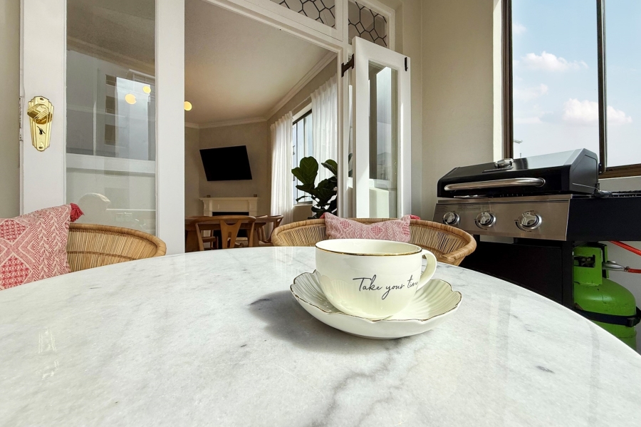 To Let 2 Bedroom Property for Rent in Sea Point Western Cape